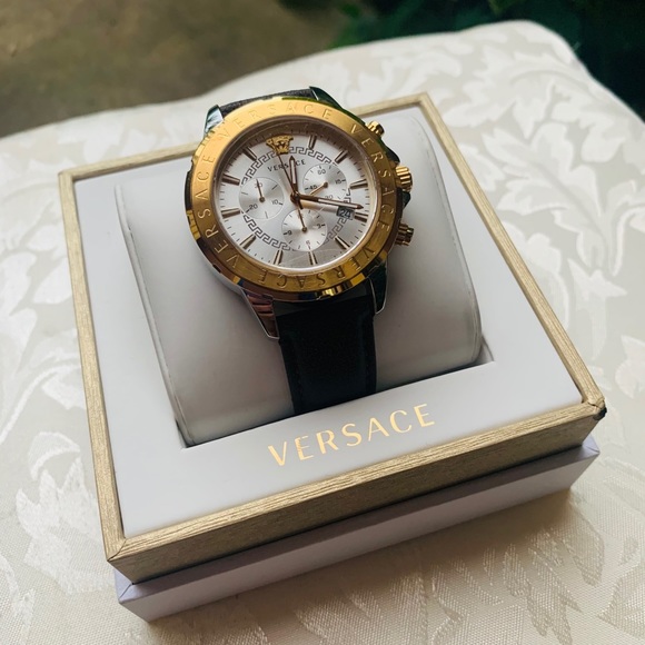 New Versace Watch - Picture 6 of 11